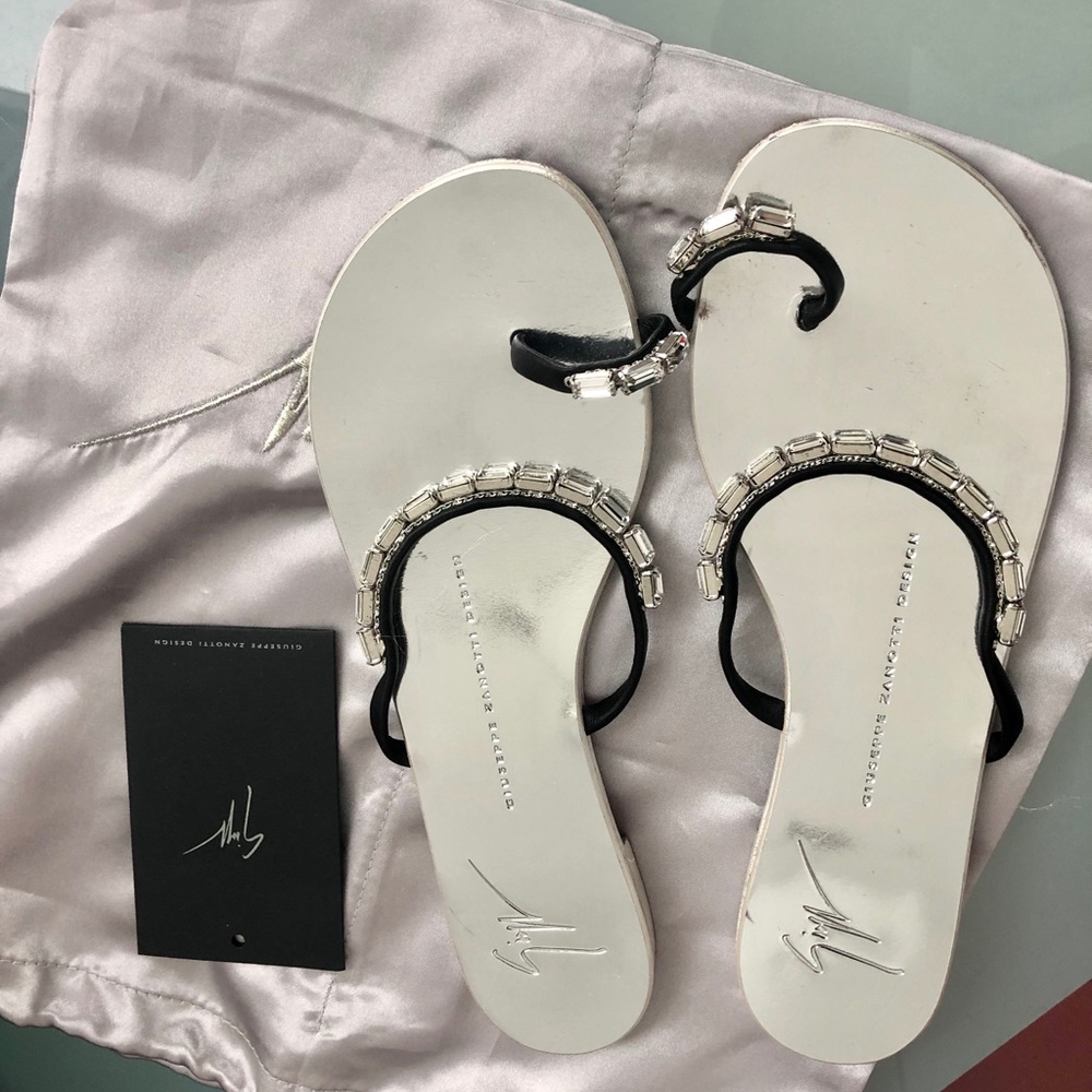 Sandal - Picture 5 of 11